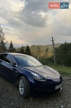 Седан Tesla Model 3 2018 в Львове