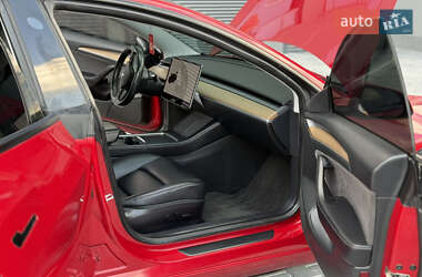 Седан Tesla Model 3 2021 в 