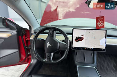 Седан Tesla Model 3 2021 в 