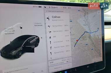 Седан Tesla Model 3 2019 в 