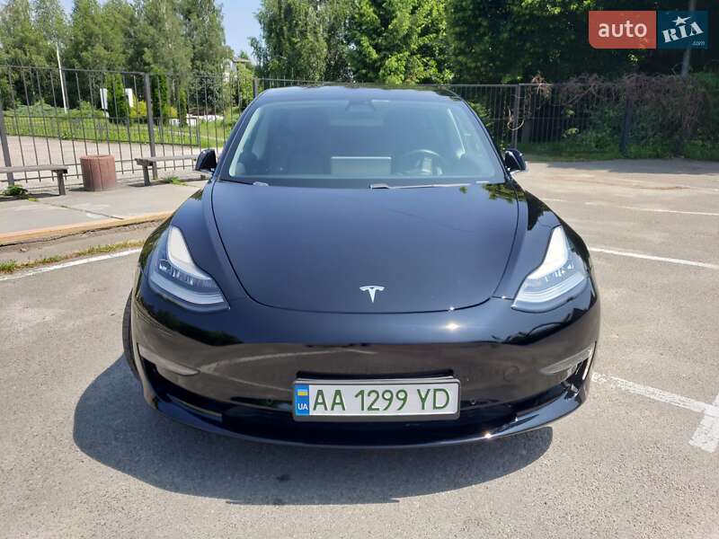 Седан Tesla Model 3 2019 в Києві