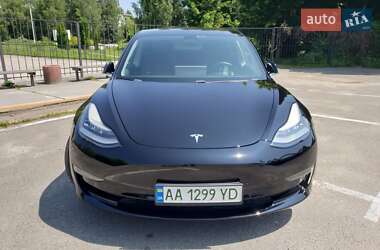 Седан Tesla Model 3 2019 в 