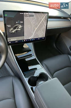 Седан Tesla Model 3 2018 в 