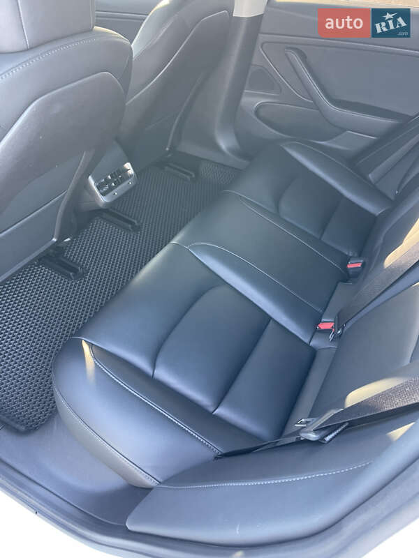 Седан Tesla Model 3 2018 в Одессе