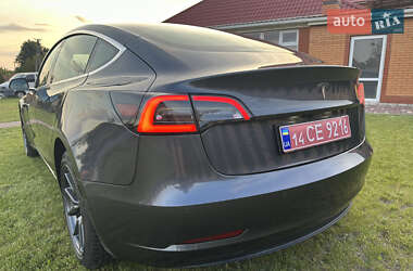 Седан Tesla Model 3 2019 в 