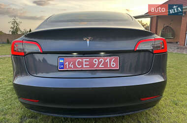 Седан Tesla Model 3 2019 в 