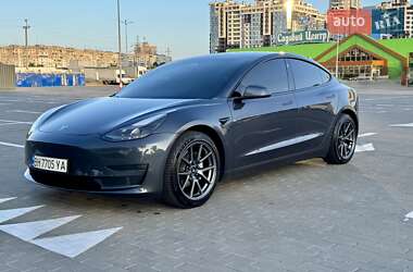 Седан Tesla Model 3 2021 в 