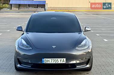 Седан Tesla Model 3 2021 в 