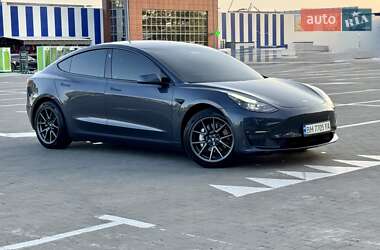Седан Tesla Model 3 2021 в 