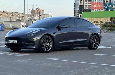 Седан Tesla Model 3 2021 в 
