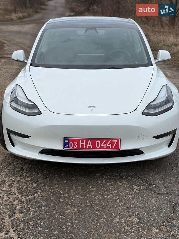 Седан Tesla Model 3 2019 в Киеве