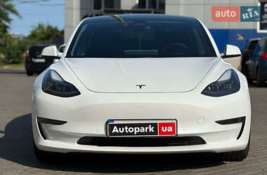 Седан Tesla Model 3 2021 в 