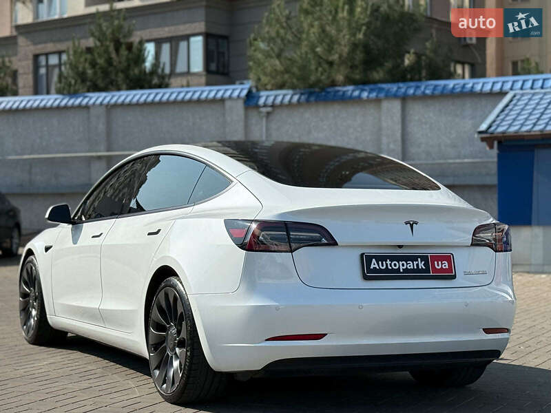 Седан Tesla Model 3 2021 в Одессе