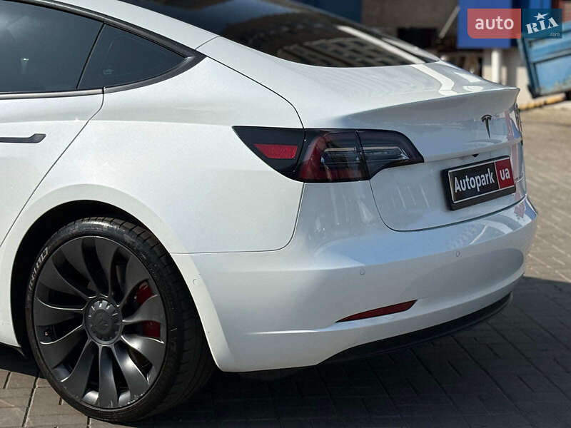 Седан Tesla Model 3 2021 в Одессе