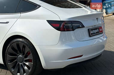 Седан Tesla Model 3 2021 в 