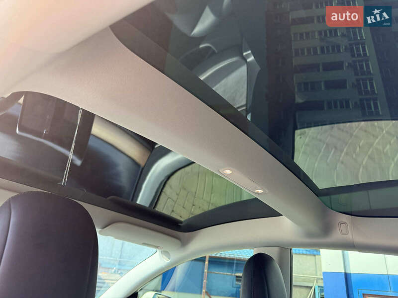 Седан Tesla Model 3 2021 в Одессе