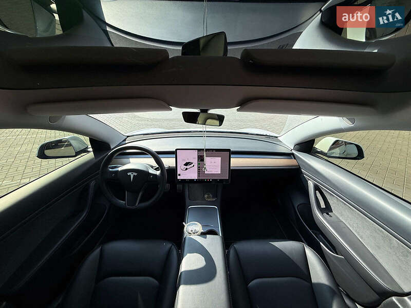 Седан Tesla Model 3 2021 в Одессе