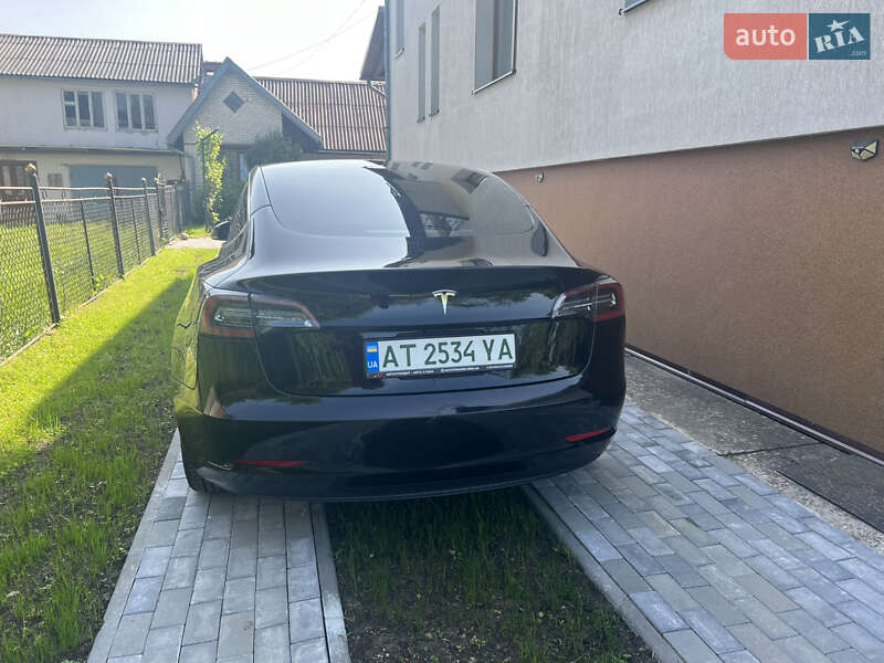 Седан Tesla Model 3 2018 в Долине