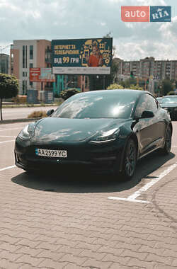 Седан Tesla Model 3 2021 в 