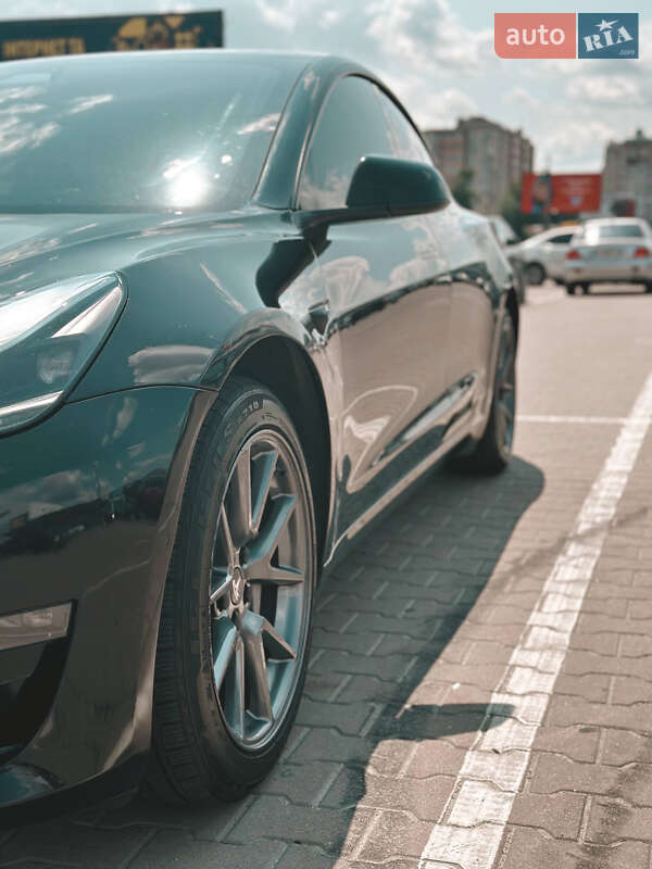 Седан Tesla Model 3 2021 в Киеве фото 6 Седан Tesla Model 3 2021 в Киеве