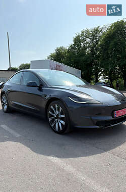 Седан Tesla Model 3 2024 в Ровно