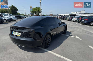 Седан Tesla Model 3 2023 в 