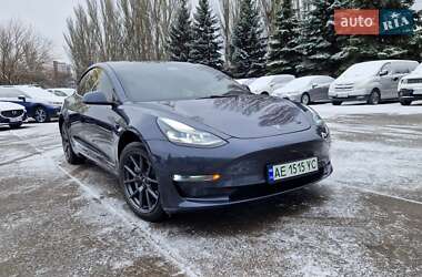 Седан Tesla Model 3 2021 в 