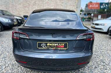 Седан Tesla Model 3 2020 в 