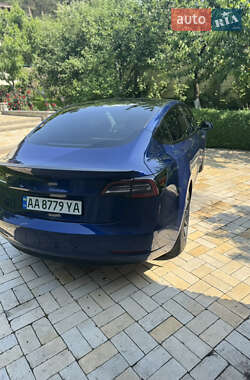 Седан Tesla Model 3 2022 в 
