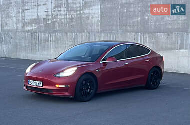 Седан Tesla Model 3 2020 в Львові