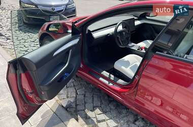 Седан Tesla Model 3 2021 в 
