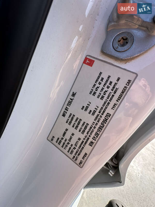 Седан Tesla Model 3 2018 в Белой Церкви