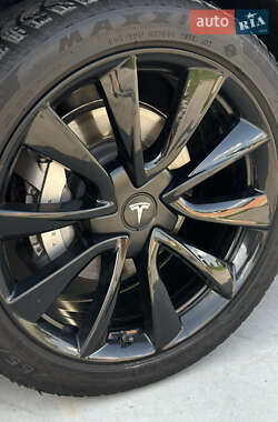 Седан Tesla Model 3 2018 в 