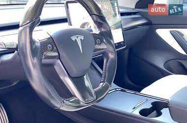 Седан Tesla Model 3 2019 в 