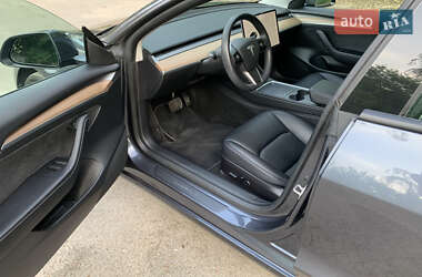 Седан Tesla Model 3 2021 в 
