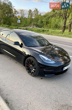 Седан Tesla Model 3 2023 в 
