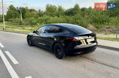 Седан Tesla Model 3 2023 в 
