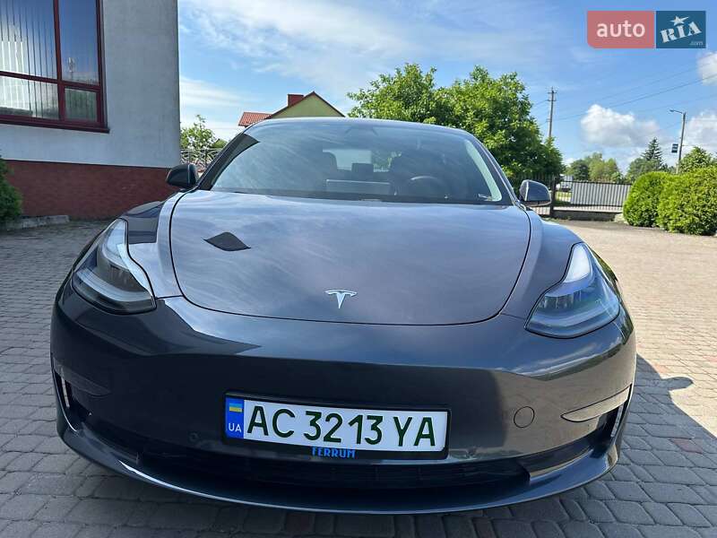 Седан Tesla Model 3 2021 в Луцьку