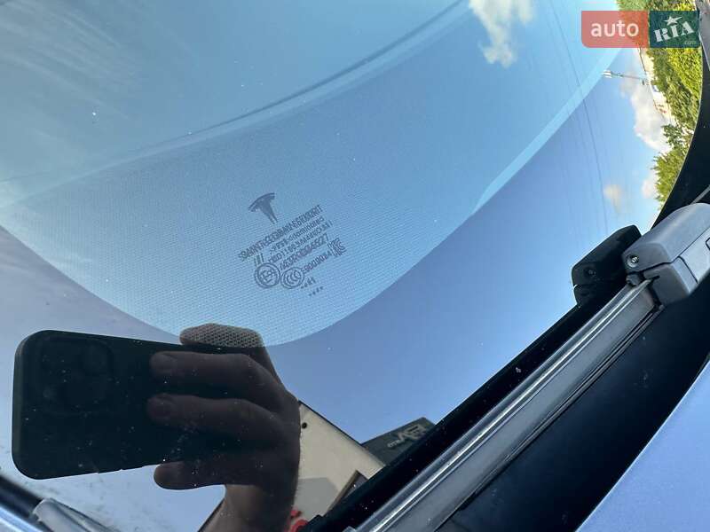 Седан Tesla Model 3 2021 в Луцьку