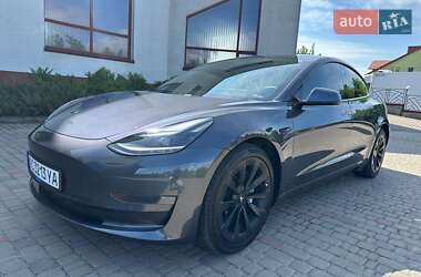 Седан Tesla Model 3 2021 в Луцке