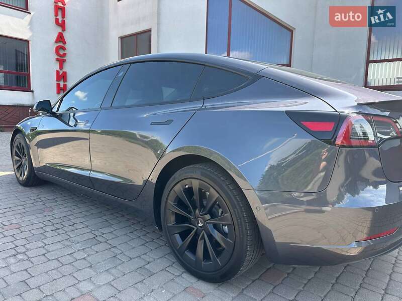Седан Tesla Model 3 2021 в Луцьку