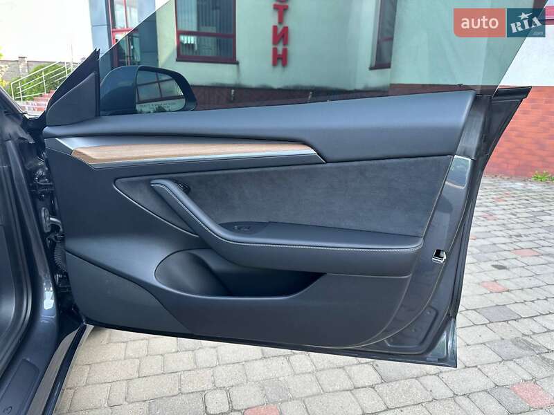 Седан Tesla Model 3 2021 в Луцьку