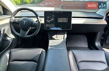 Седан Tesla Model 3 2021 в Луцке