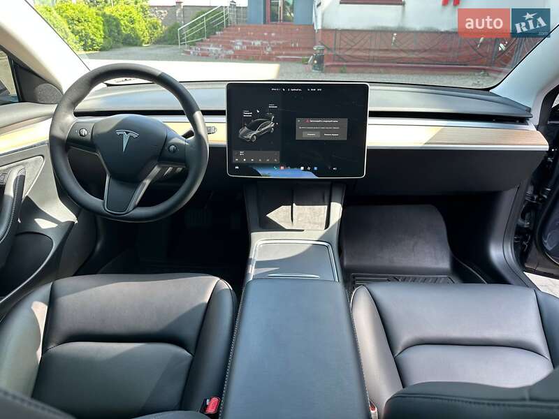 Седан Tesla Model 3 2021 в Луцьку