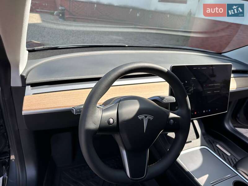Седан Tesla Model 3 2021 в Луцьку