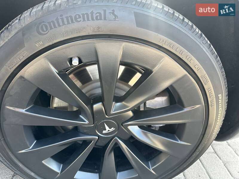 Седан Tesla Model 3 2021 в Луцьку