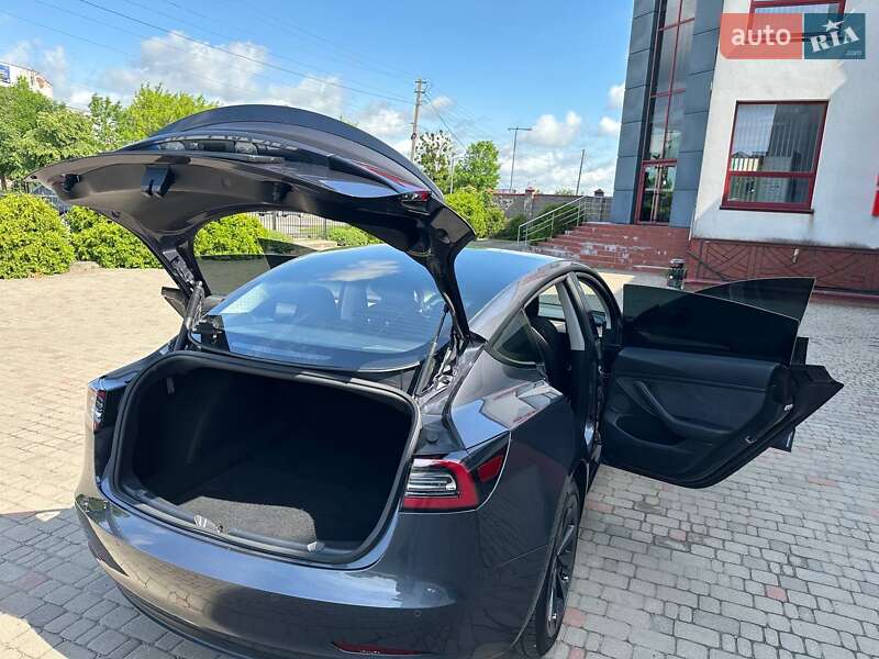Седан Tesla Model 3 2021 в Луцьку