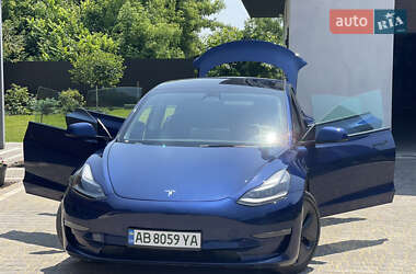 Седан Tesla Model 3 2022 в 