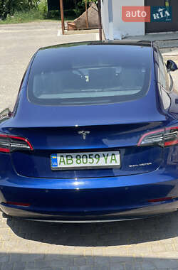 Седан Tesla Model 3 2022 в 