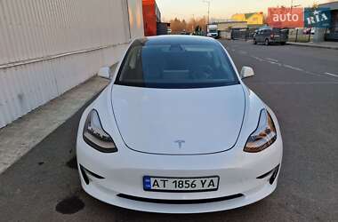 Седан Tesla Model 3 2020 в 